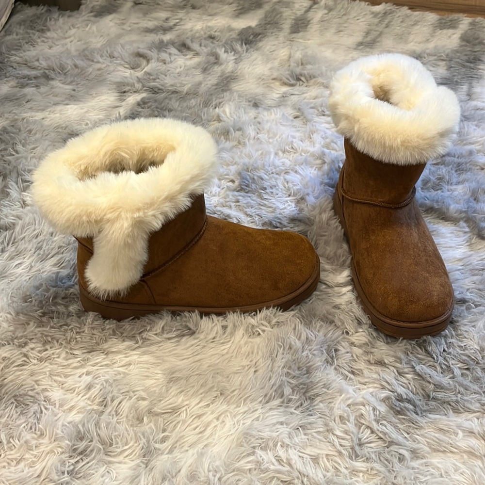 SO Fur Booties